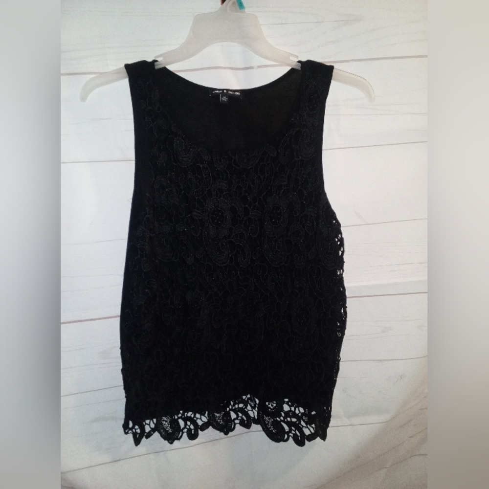Ladies Medium Black Lace Tank Top
